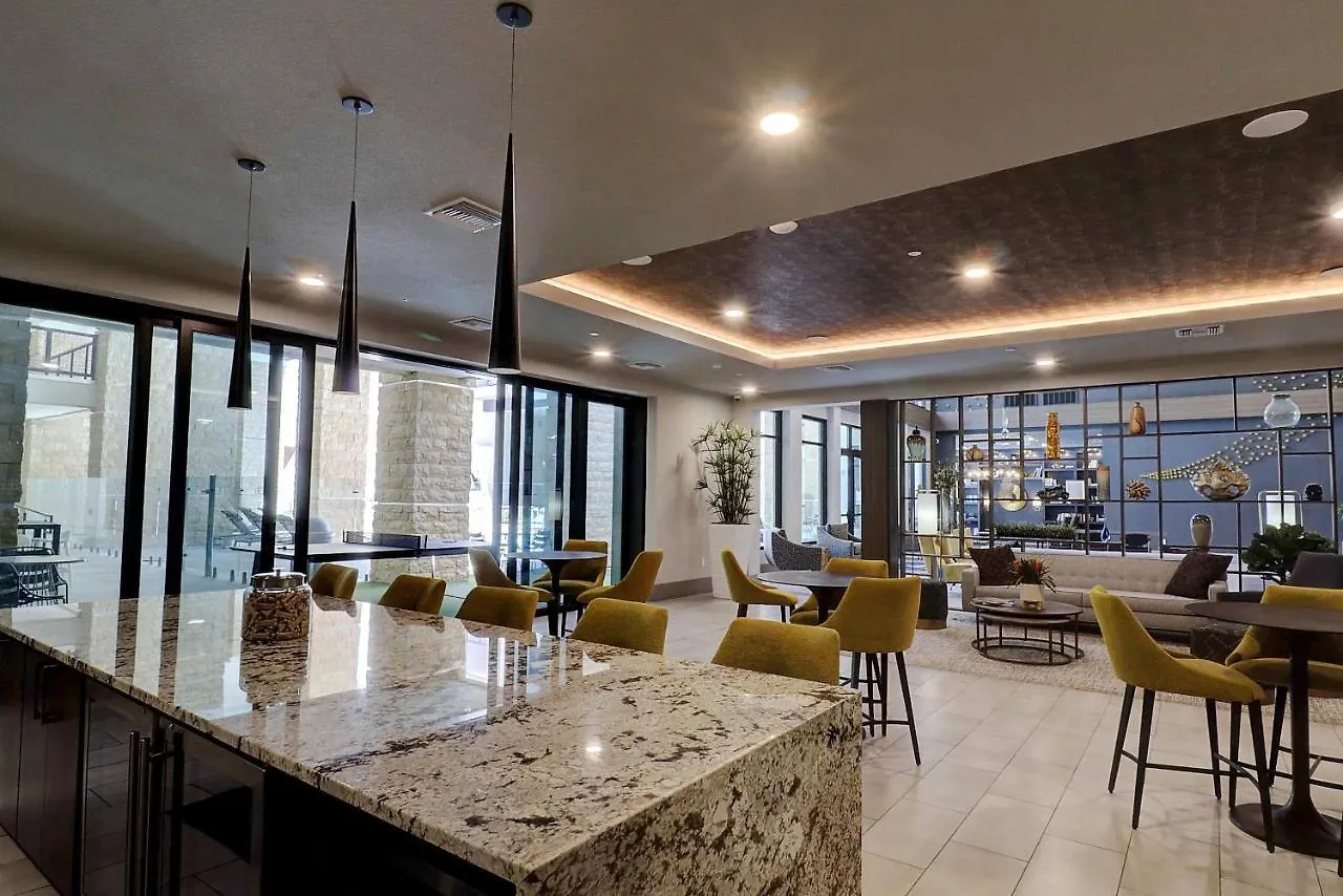 Private Rooftop Terrance-Walk Score 81-Shopping District-King Bed-Parking 4003 Scottsdale