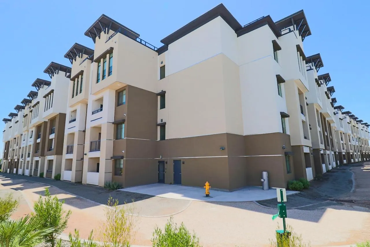 Private Rooftop Terrance-Walk Score 81-Shopping District-King Bed-Parking 4003 Scottsdale